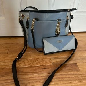 Guess Purse and Matching Wallet!